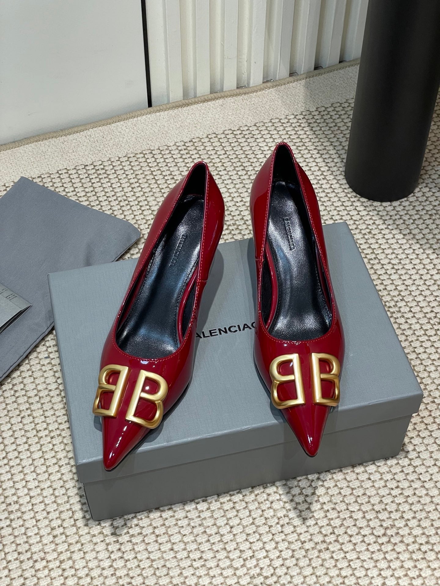 POINTED BB GOLD BUCKLE HIGH PUMPS 60MM IN RED PATENT CALFSKIN