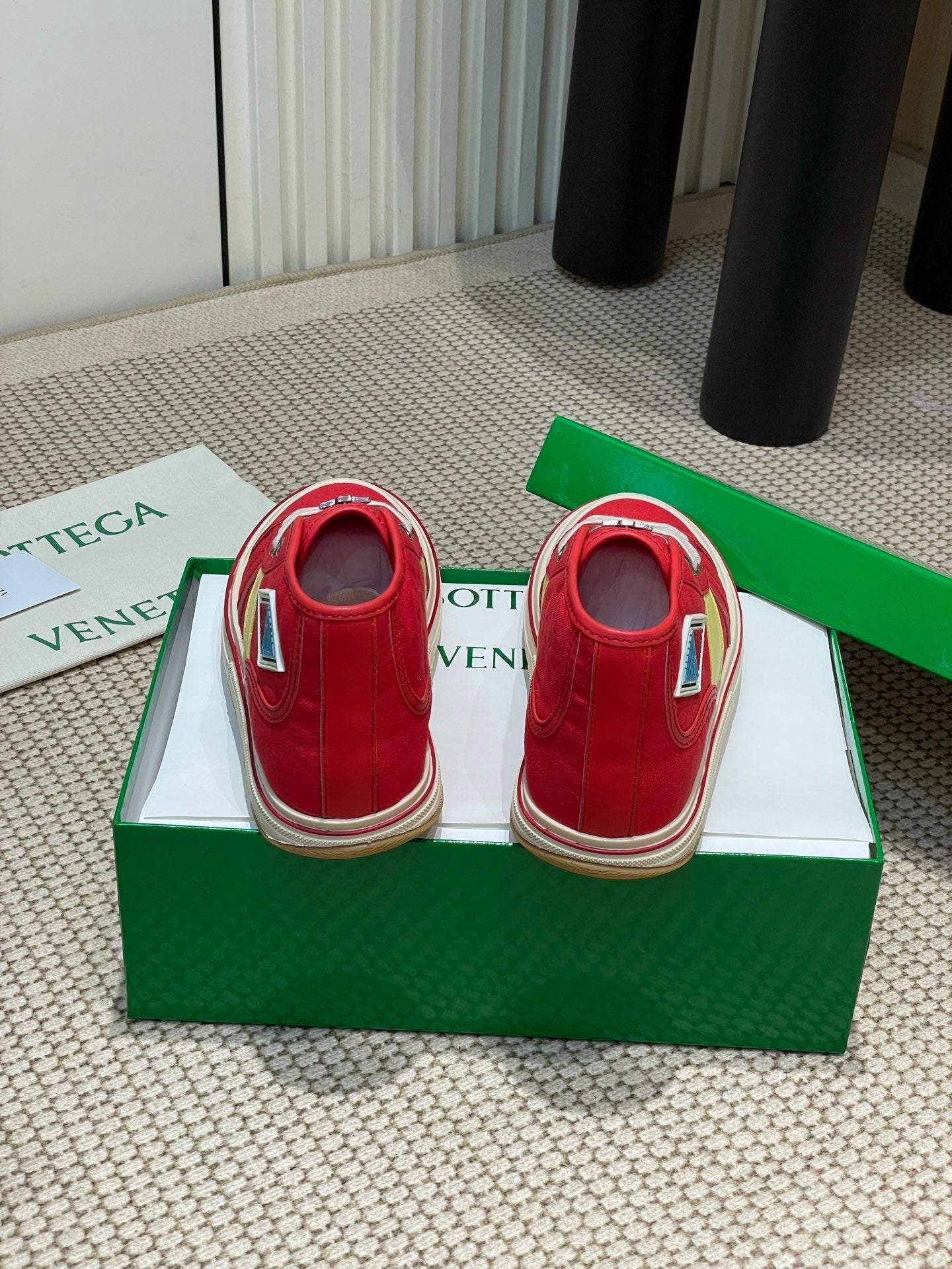 ELIOT SNEAKER IN CHERRY RED CANVAS AND CALFSKIN