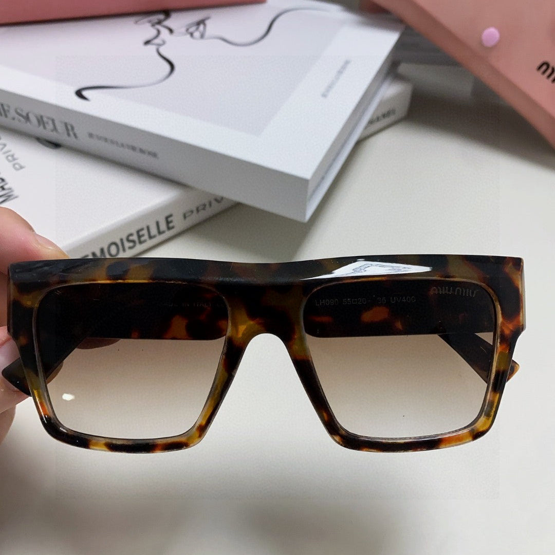 RUNWAY SQUARE SUNGLASSES 513009 IN HAVANA ACETATE