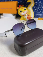 PILOT SUNGLASSES 571633 IN SILVER METAL GREY SMOKE LENSES MONOGRAM LOGO