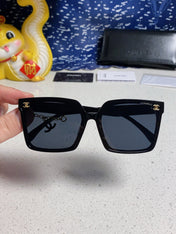 SQUARE SUNGLASSES 641812 IN BLACK ACETATE GOLD CHAIN