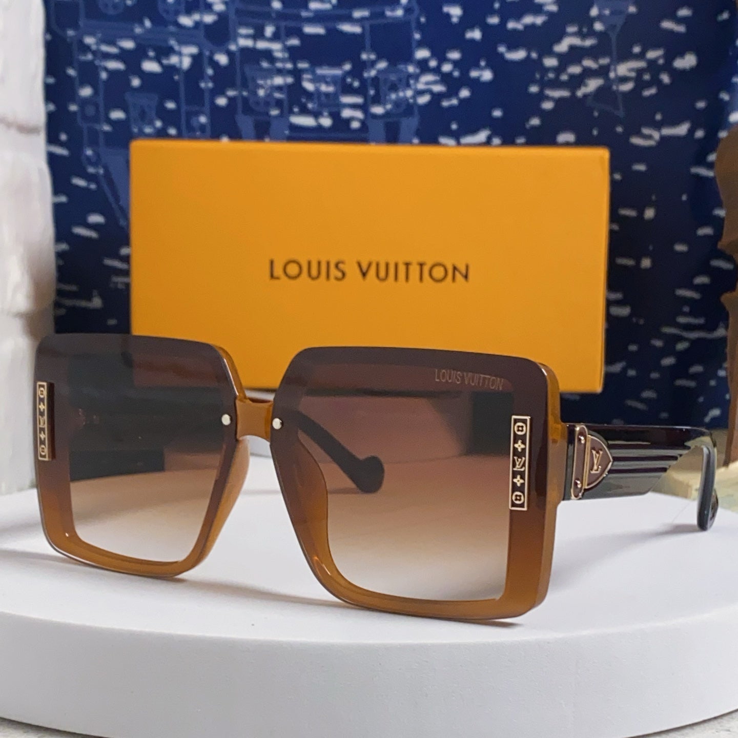 SQUARE SUNGLASSES 571655 IN BROWN CLEAR ACETATE