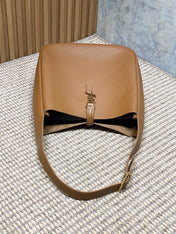 LE 5 À 7 LARGE SUPPLE BAG 31 IN TORTILLA BROWN CALFSKIN