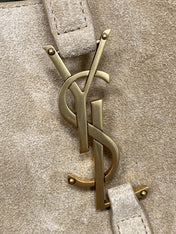 LE 5 À 7 SUPPLE BAG 31 IN KHAKI BROWN SUEDE