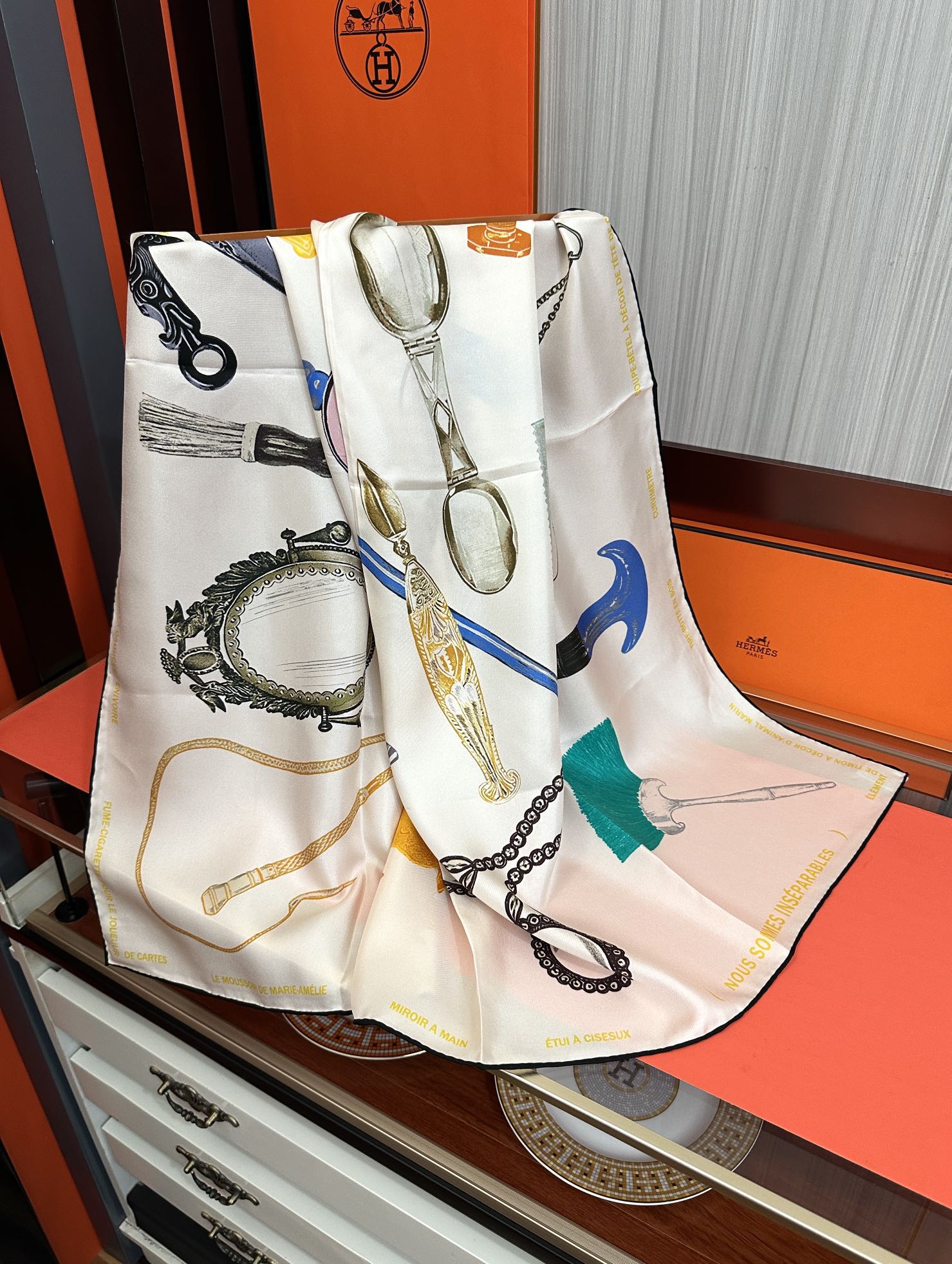 HERMES 25S SCARF 90 IN SILK 005