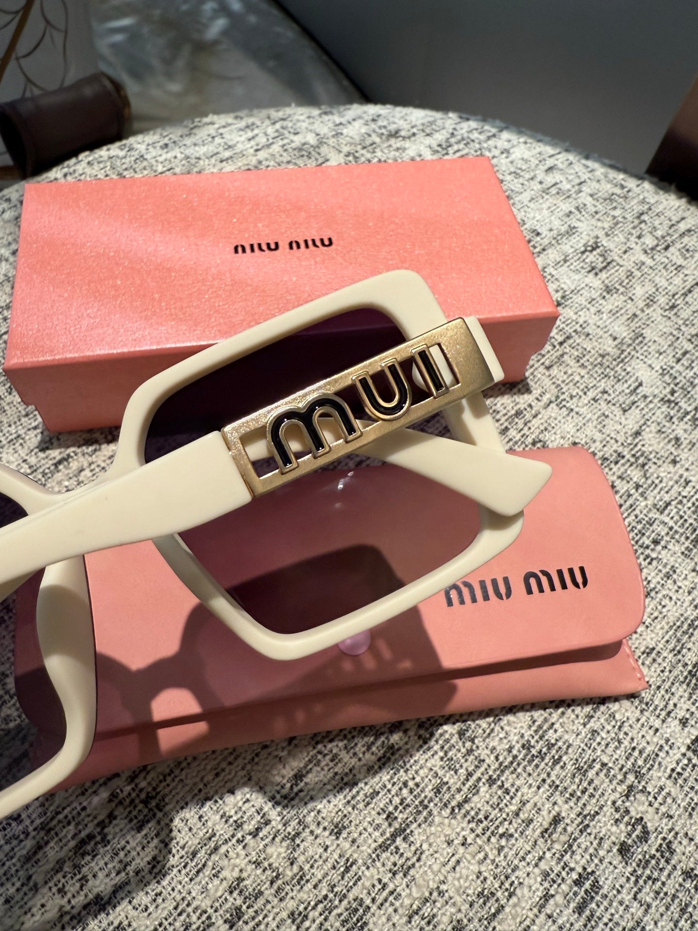 LOGO SQUARE SUNGLASSES 512015 IN WHITE ACETATE