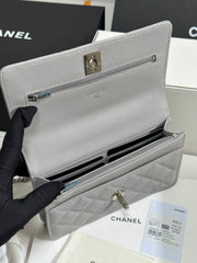 FLAP BAG WITH SILVER-TONE HANDLE 19 IN GREY SHINY CAVIAR SKIN