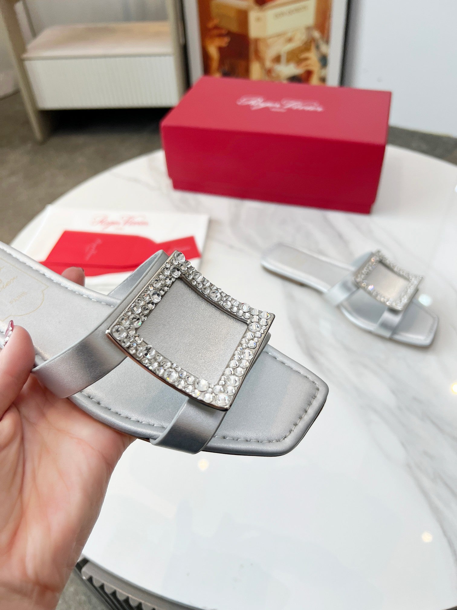 VIV' BY THE SEA MULES IN SILVER CALFSKIN CRYSTAL BUCKLE