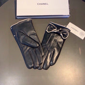 GLOVES IN BLACK LAMBSKIN 462262