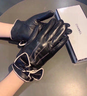 GLOVES IN BLACK LAMBSKIN 462262
