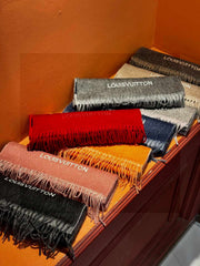 LV SCARF 180 CM IN CASHMERE 730572