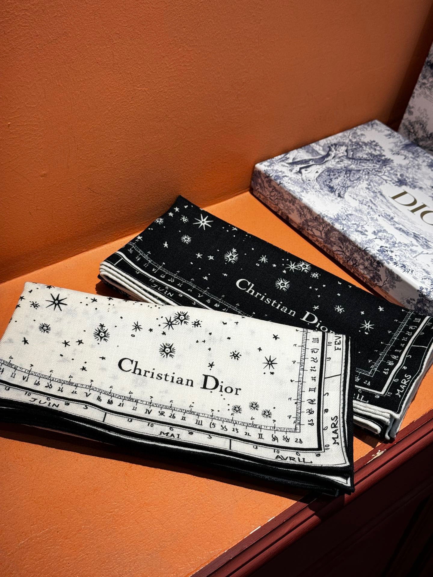 DIOR SCARF 140 CM IN SILK-CASHMERE BLEND 735817