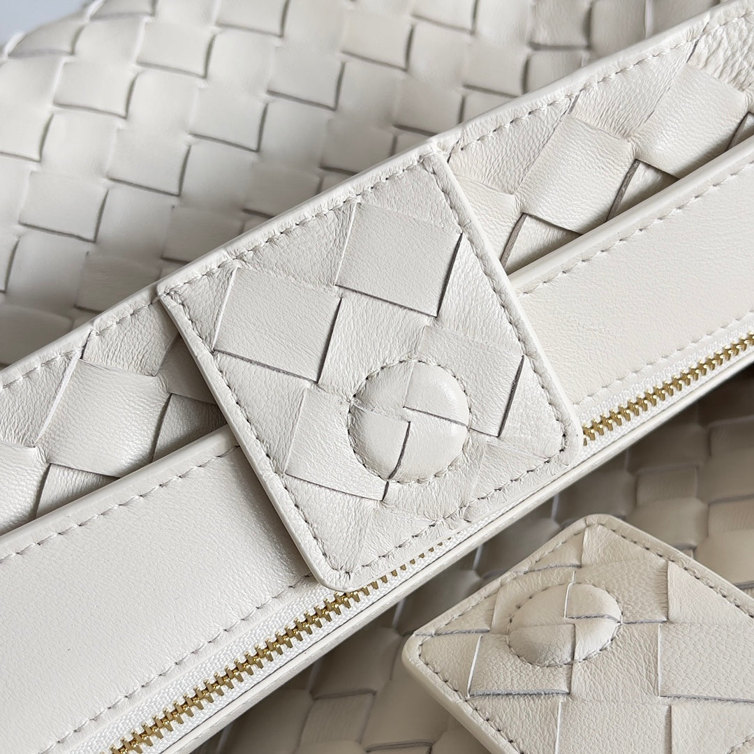 HANDLE BAG ANDIAMO 32 IN OFF WHITE LAMBSKIN