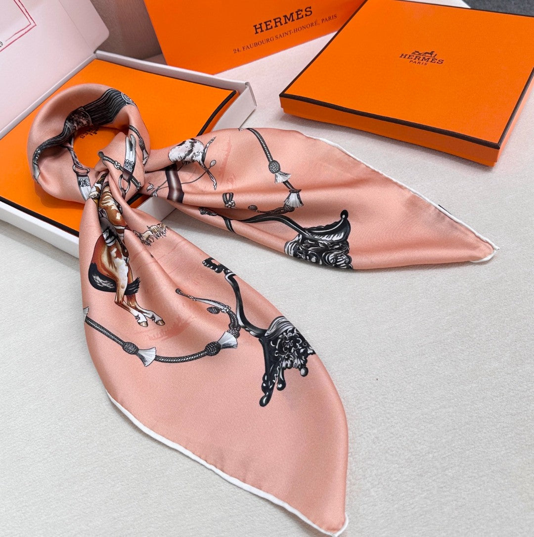 HERMES 25S SCARF 90 IN SILK 720007