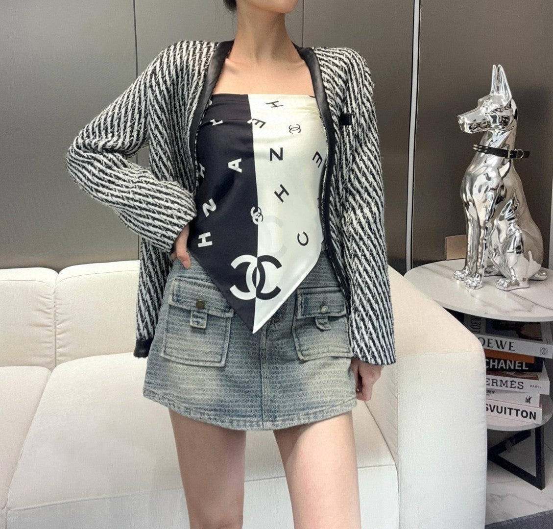 CHANEL 25S SCARF 90 IN SILK 991884