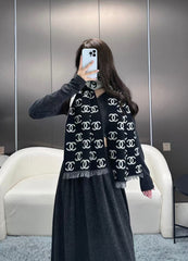 CHANEL 25S SCARF 180 IN CASHMERE WOOL 733942