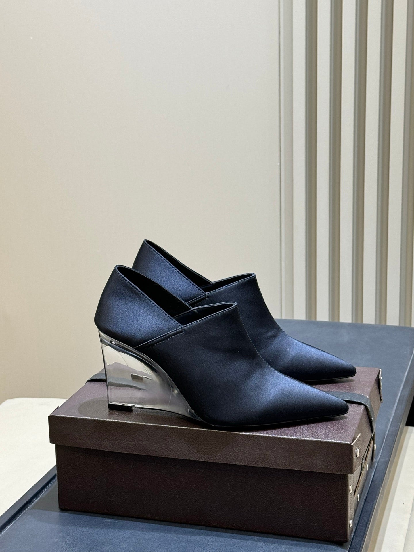 ALAIA 26S TRANSPARENT HIGH HEELS IN BLACK SATIN