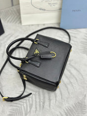 PRADA 25S GALLERIA MEDIUM BAG 20 IN BLACK CALFSKIN GOLD HARDWRE
