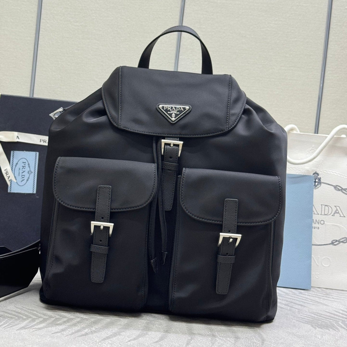 PRADA 25S MEDIUM RE-NYLON BACKPACK 39 IN BLACK WITH POUCH