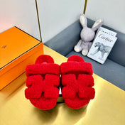 CHYPRE SANDAL IN CHERRY RED SHEARLING