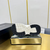 SNEAKER IN PALE GRAY SUEDE WITH BLACK LOGO AND MESH