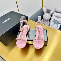 CC SANDAL 25S IN PINK CALFSKIN WITH GOLD HARDWARE