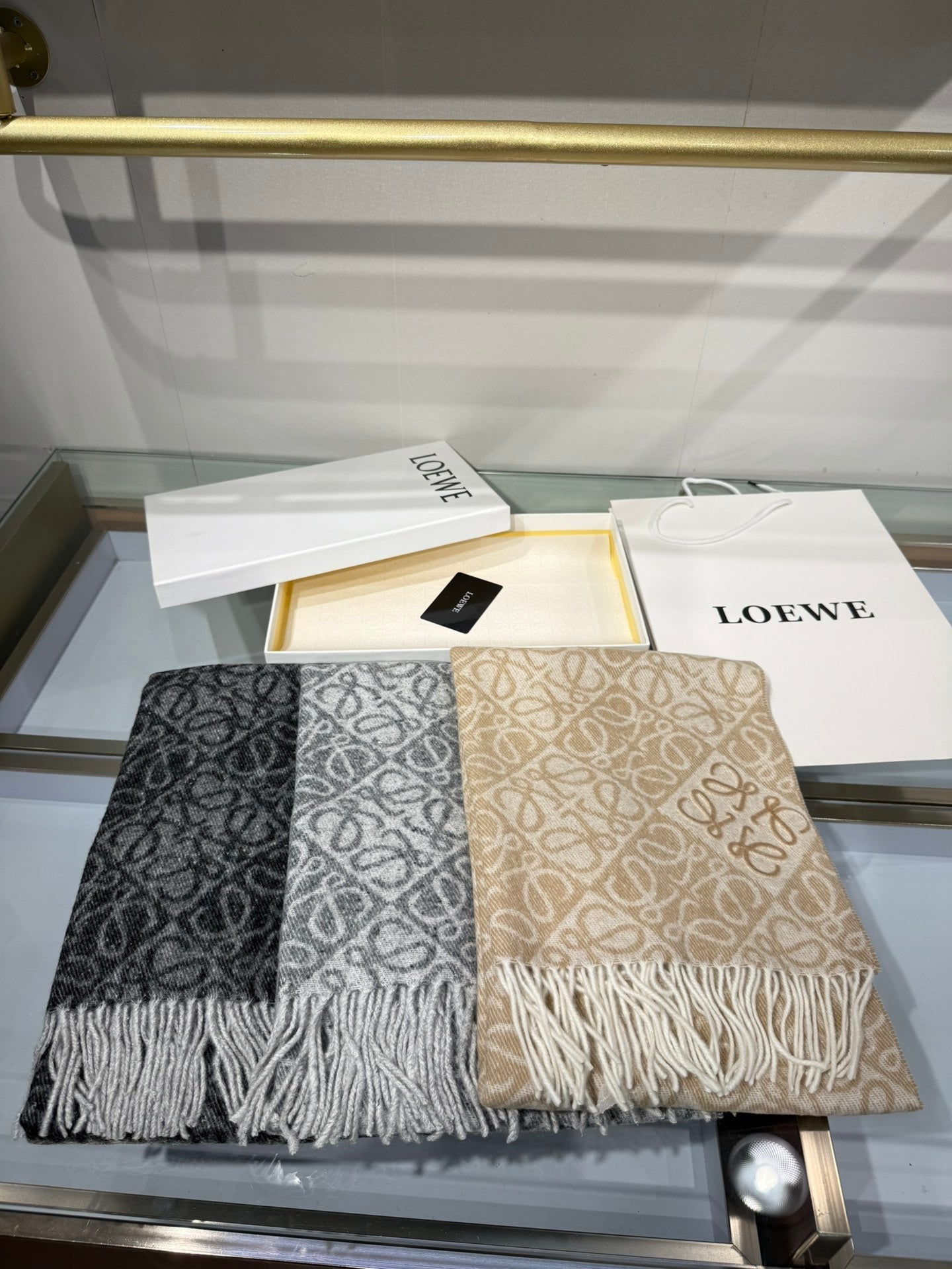 LOEWE 25S SCARF 180 IN CASHMERE WOOL 706573