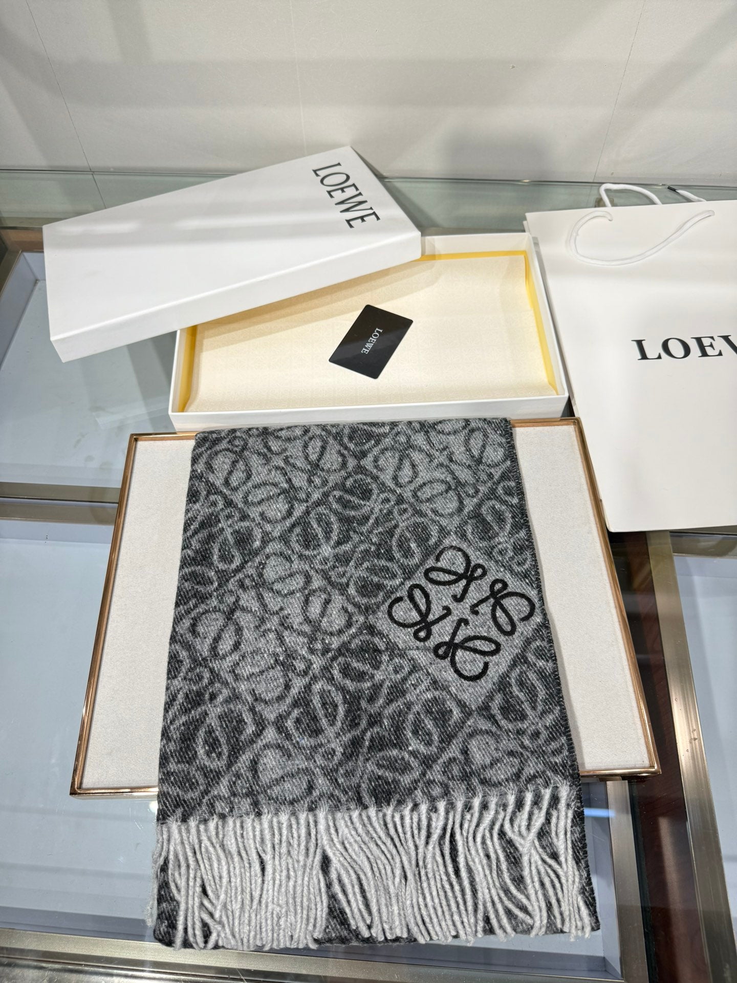 LOEWE 25S SCARF 180 IN CASHMERE WOOL 706573