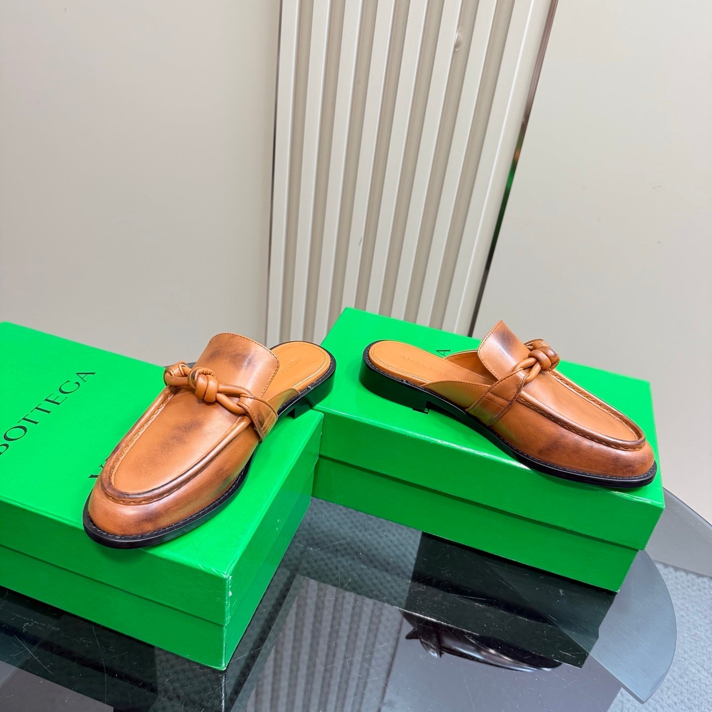 ASTAIRE MULE IN CINNAMON BROWN CALFSKIN