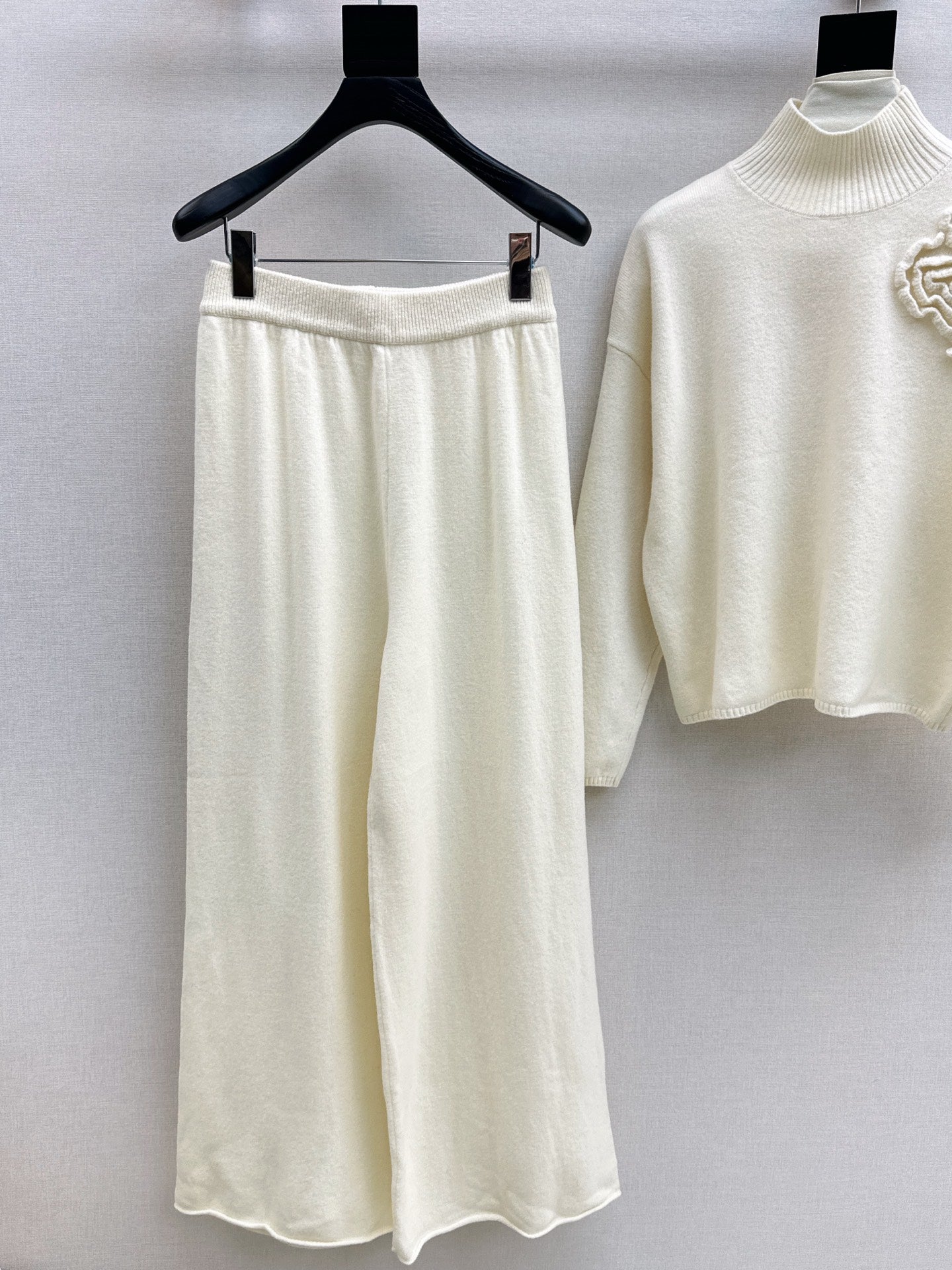 VALENTINO 26S SWEATER AND SKIRT SET STYLE 74