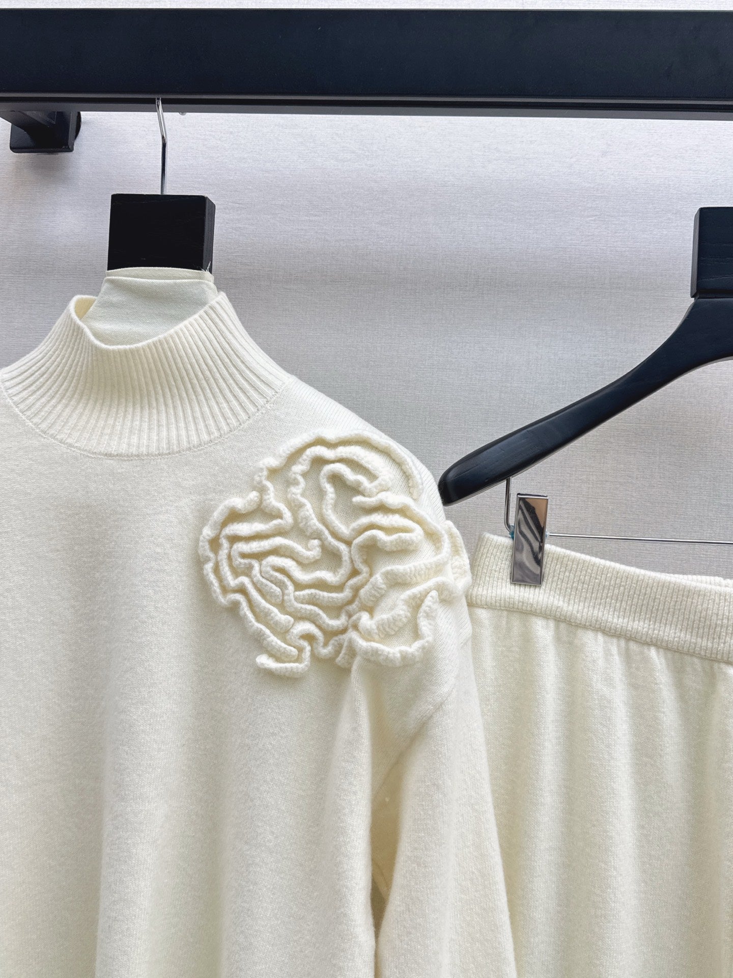 VALENTINO 26S SWEATER AND SKIRT SET STYLE 74