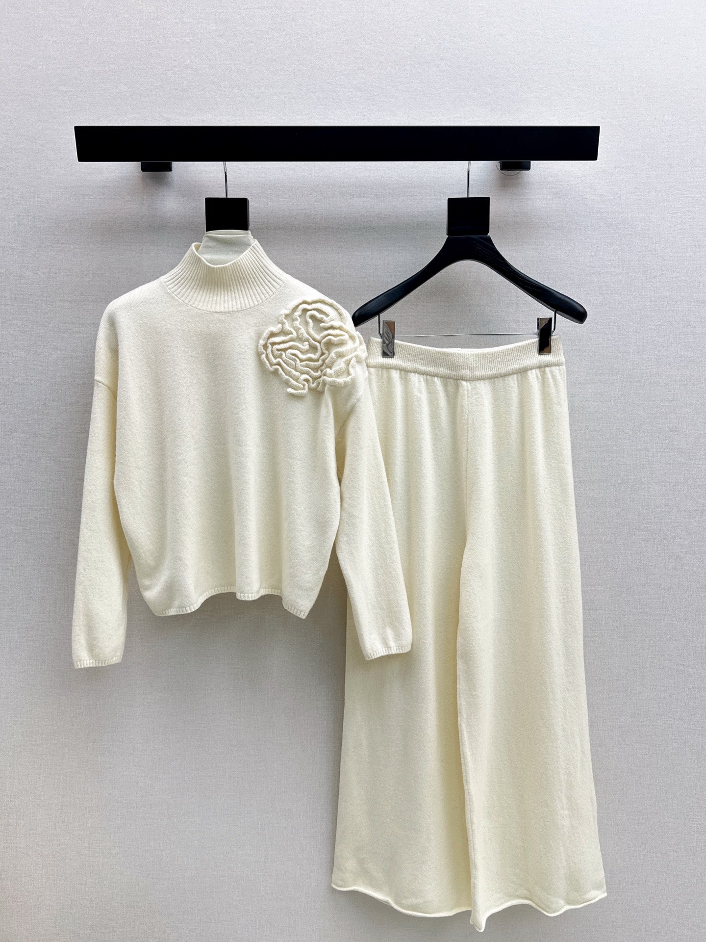 VALENTINO 26S SWEATER AND SKIRT SET STYLE 74