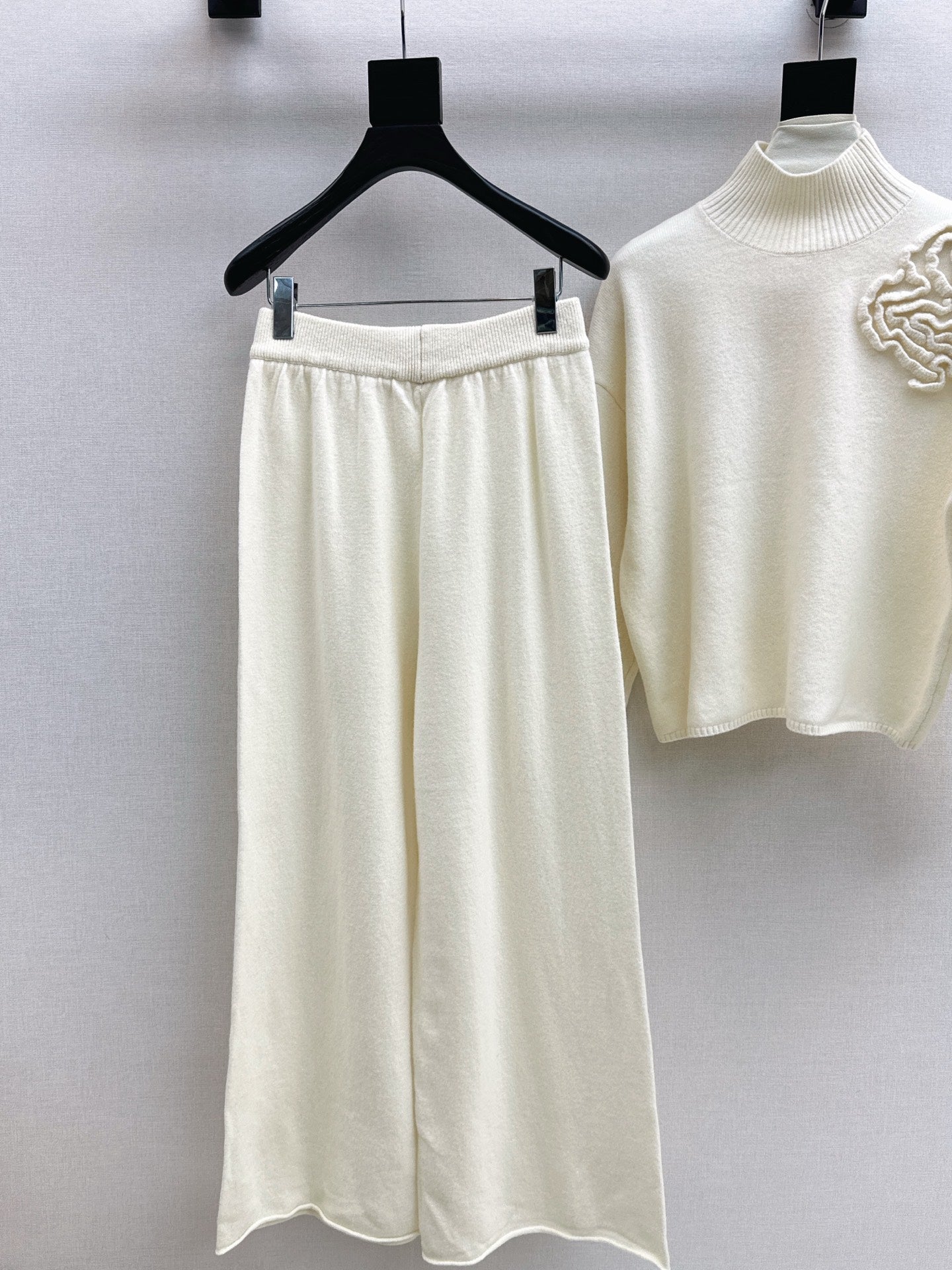 VALENTINO 26S SWEATER AND SKIRT SET STYLE 74