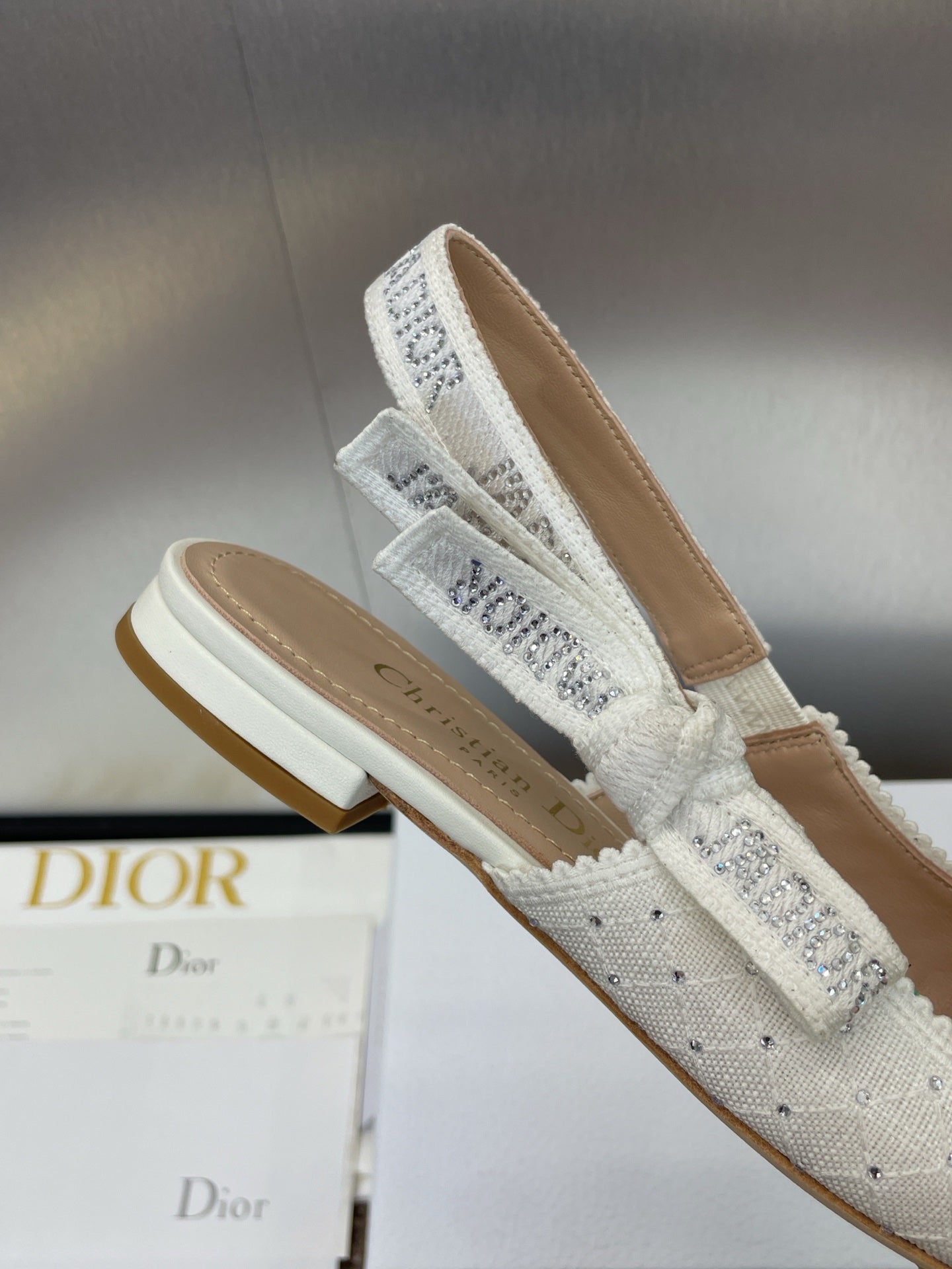 J'ADIOR SLINGBACK 25S IN WHITE FABRIC EMBOSSED CRYSTAL