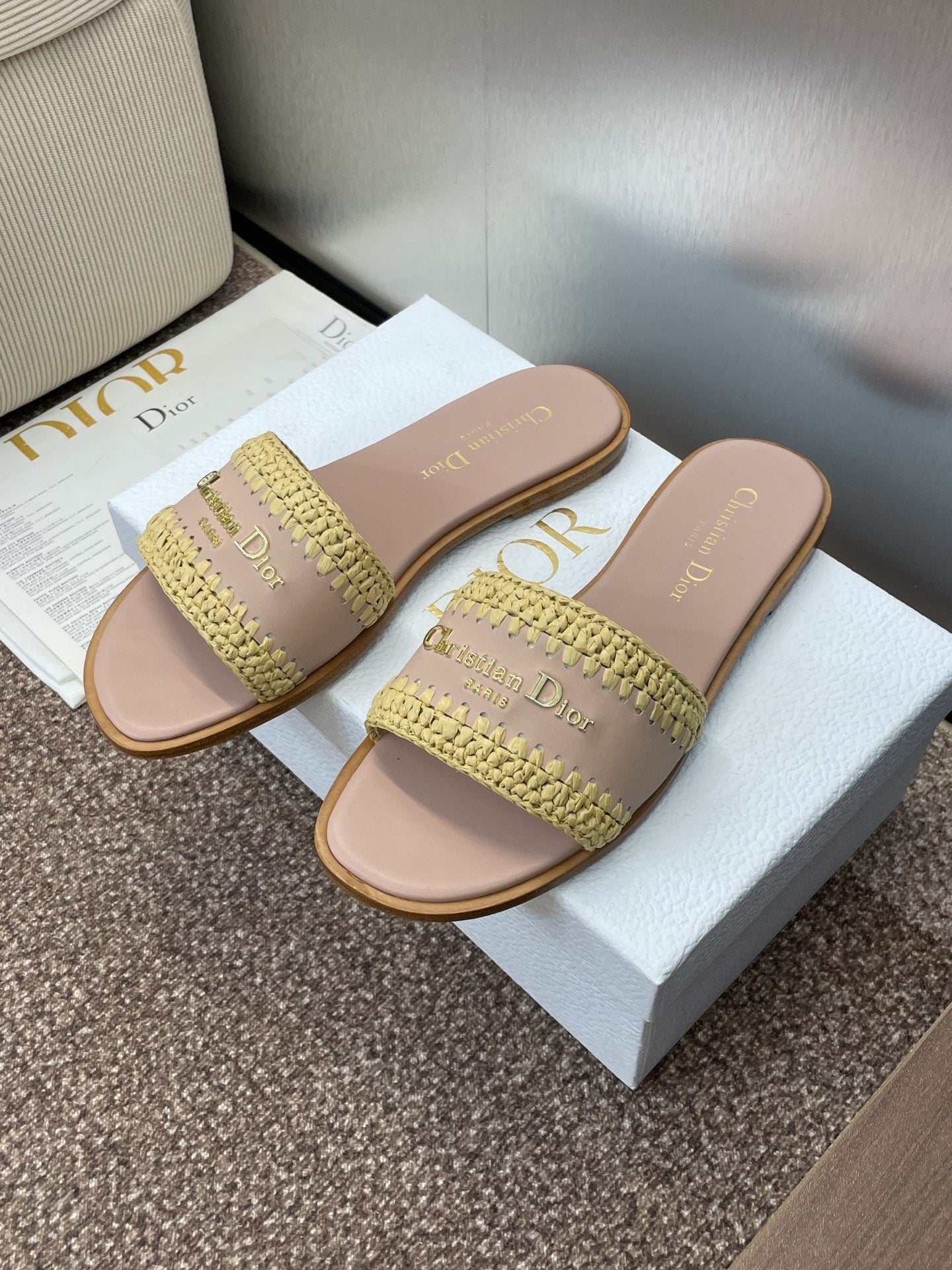 DIOR 25S D-LANE SLIDE NUDE CALFSKIN AND YELLOW BRAIDED RAFFIA