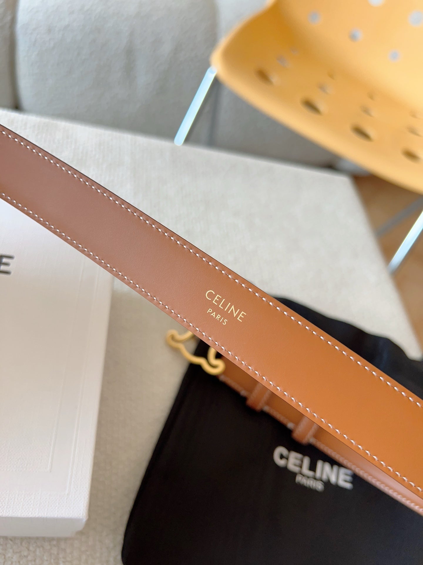 BELT 25MM TRIOMPHE LOGO CUT-OUT IN BROWN SMOOTH CALFSKIN WITH GOLD BUCKLE