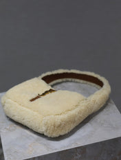 LE 5 À 7 MINI BAG 19 IN CREAM SHEARLING AND BROWN CALFSKIN TRIM