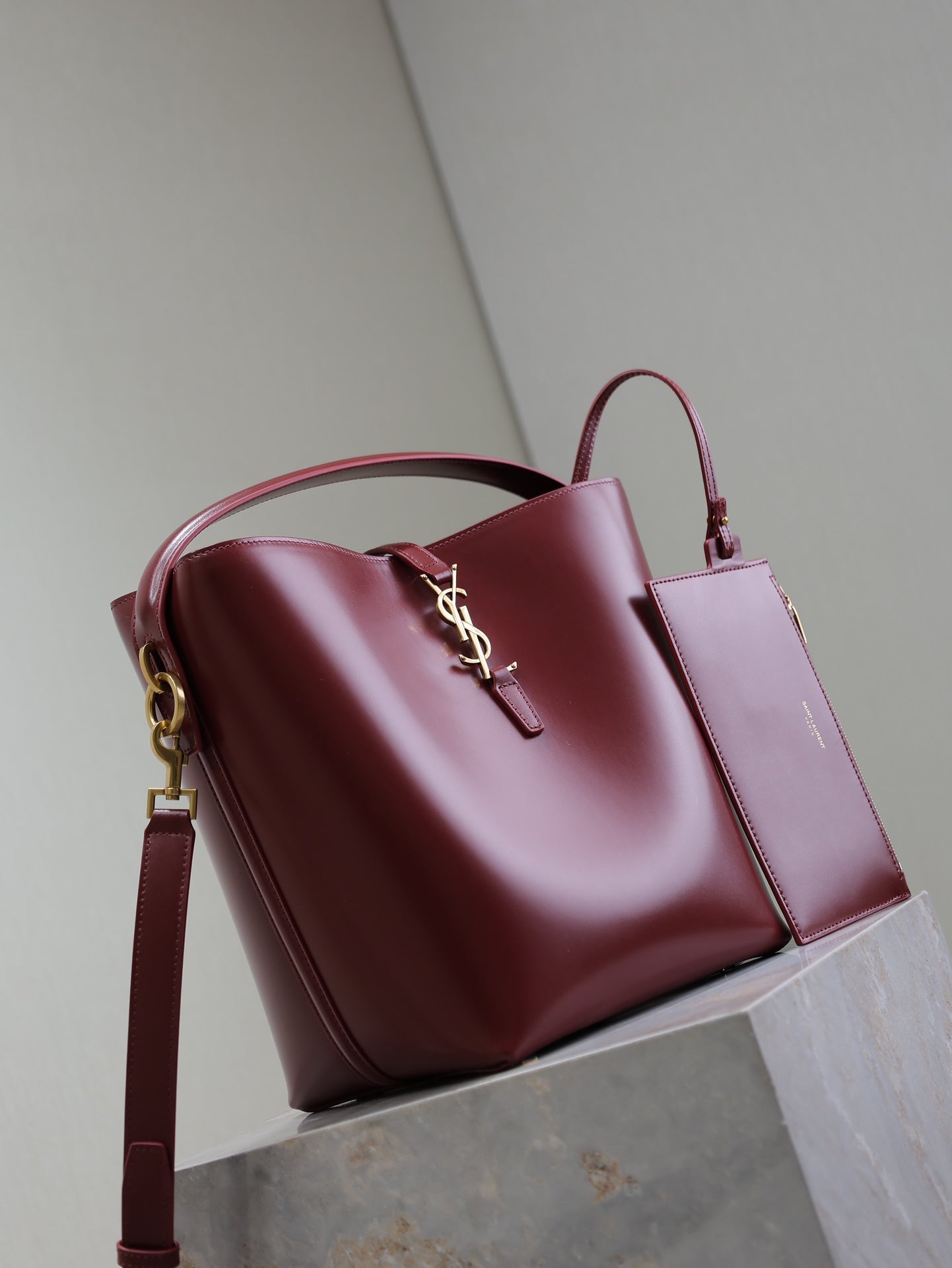 YSL 25S LE 5 À 7 BUCKET 26 IN DARK BURGUNDY CALFSKIN GOLD HARDWRE