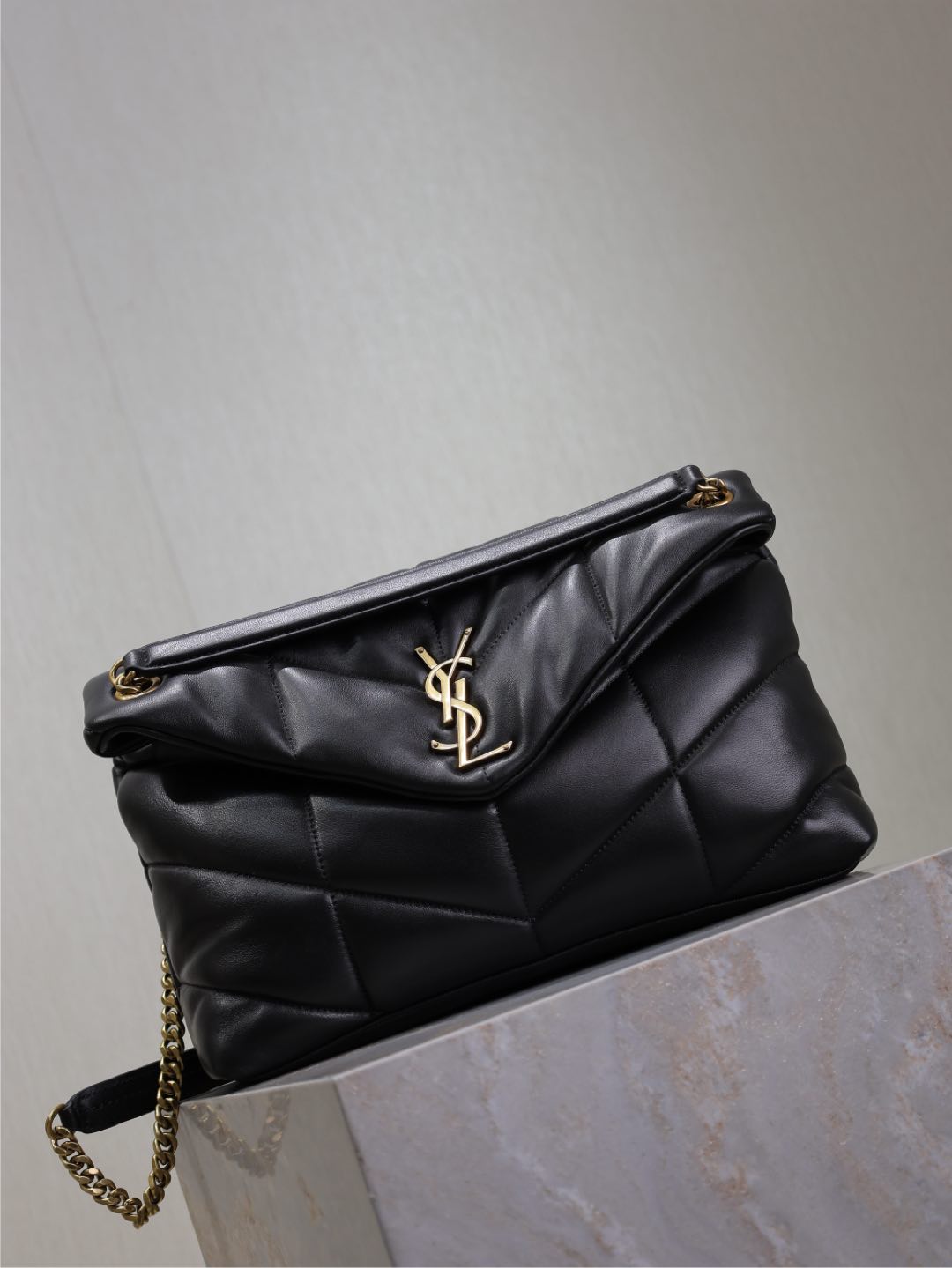 YSL 25S LOULOU PUFFER GM 35 IN BLACK CALFSKIN GOLD HARDWRE