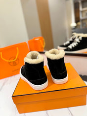 CHEALSEA BOOTS IN BLACK SUEDE AND FLEECE LINING