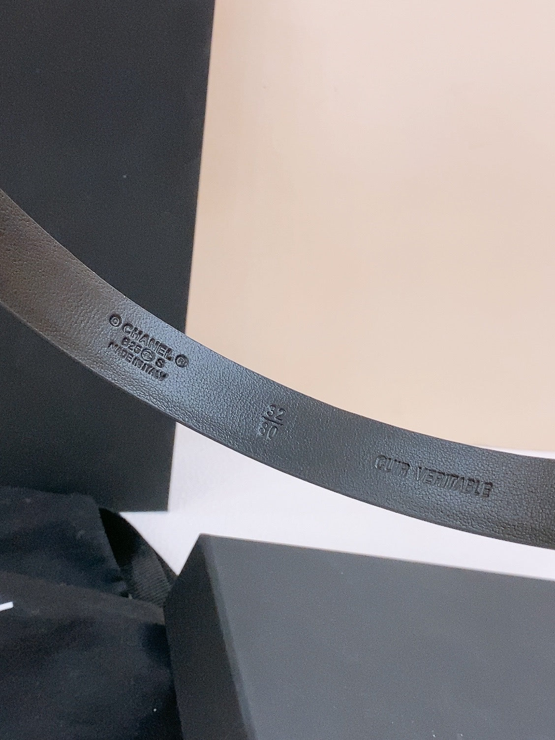 DOUBLE C BELT 20MM IN BLACK CALFSKIN WITH GOLD-TONE CHAIN INTERWOVEN BUCKLE