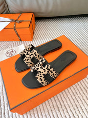 0RAN SANDAL IN CAMEL BROWN MIX BLACK SUEDE