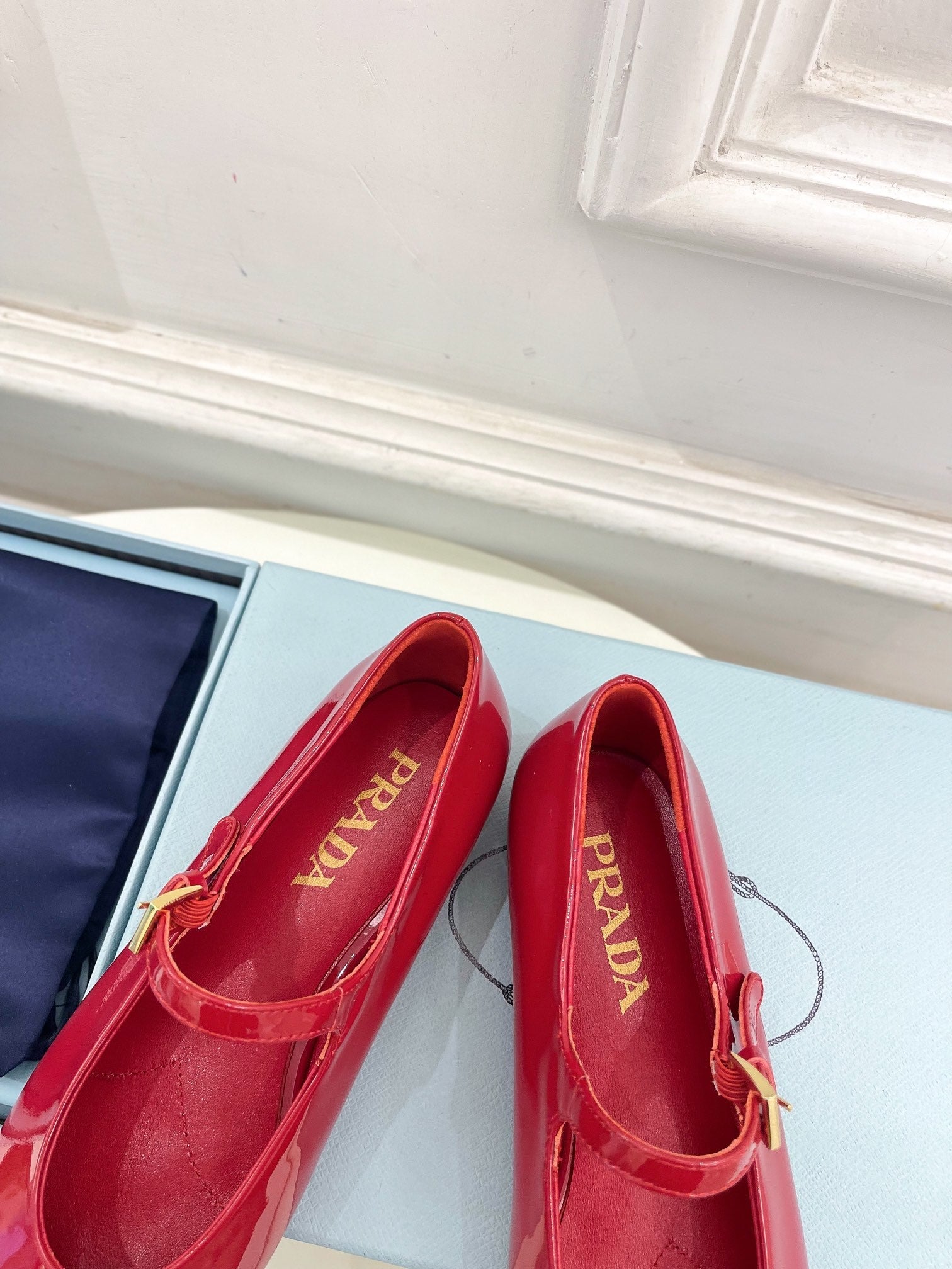 MARY JANE FLATS SQUARE TOE IN CRIMSON RED PATENT SHEEPSKIN