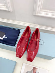MARY JANE FLATS SQUARE TOE IN CRIMSON RED PATENT SHEEPSKIN