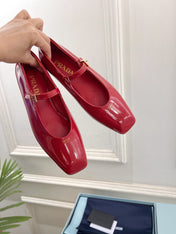 MARY JANE FLATS SQUARE TOE IN CRIMSON RED PATENT SHEEPSKIN
