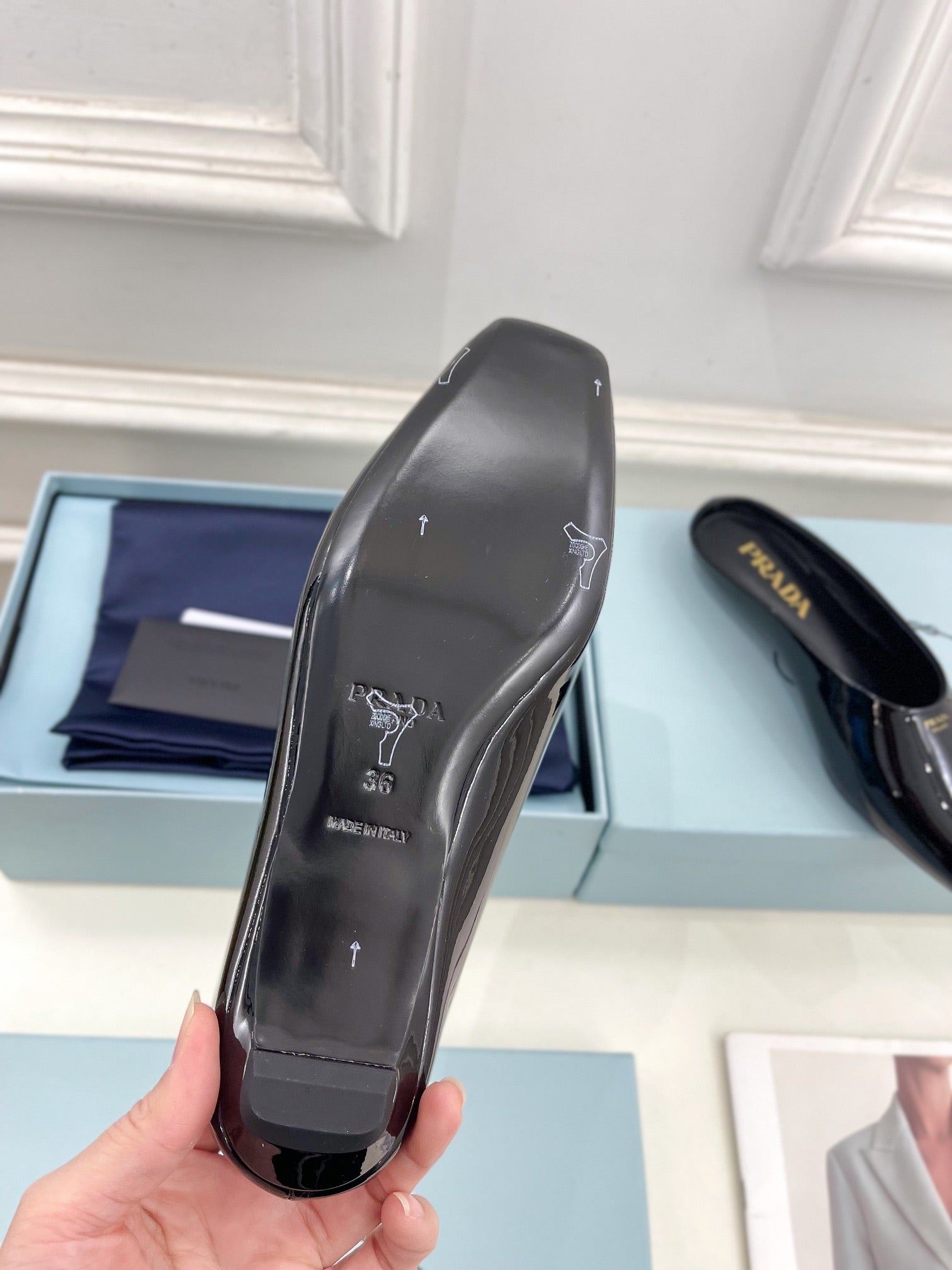 MULES SQUARE TOE IN BLACK SHINY CALFSKIN