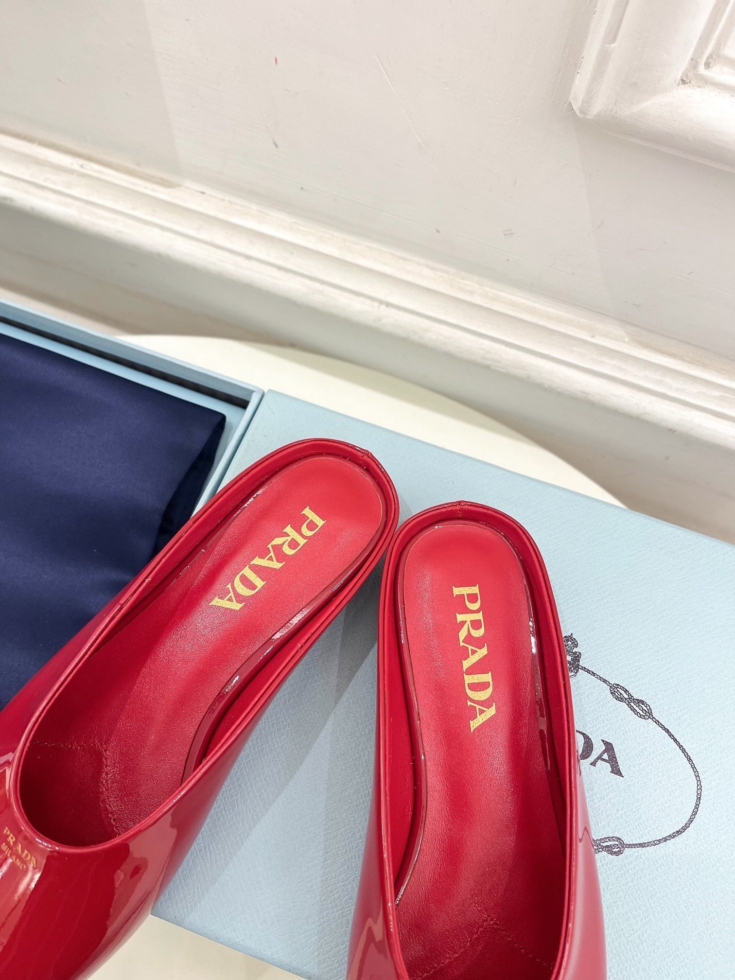 MULES SQUARE TOE IN RED SHINY CALFSKIN