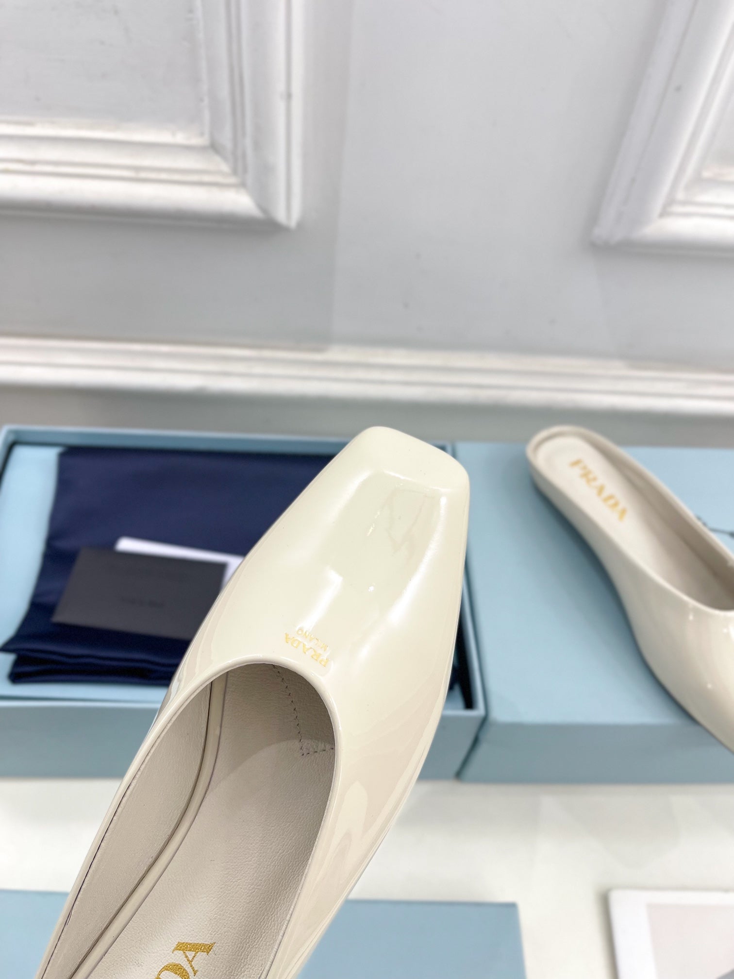 MULES SQUARE TOE IN WHITE SHINY CALFSKIN