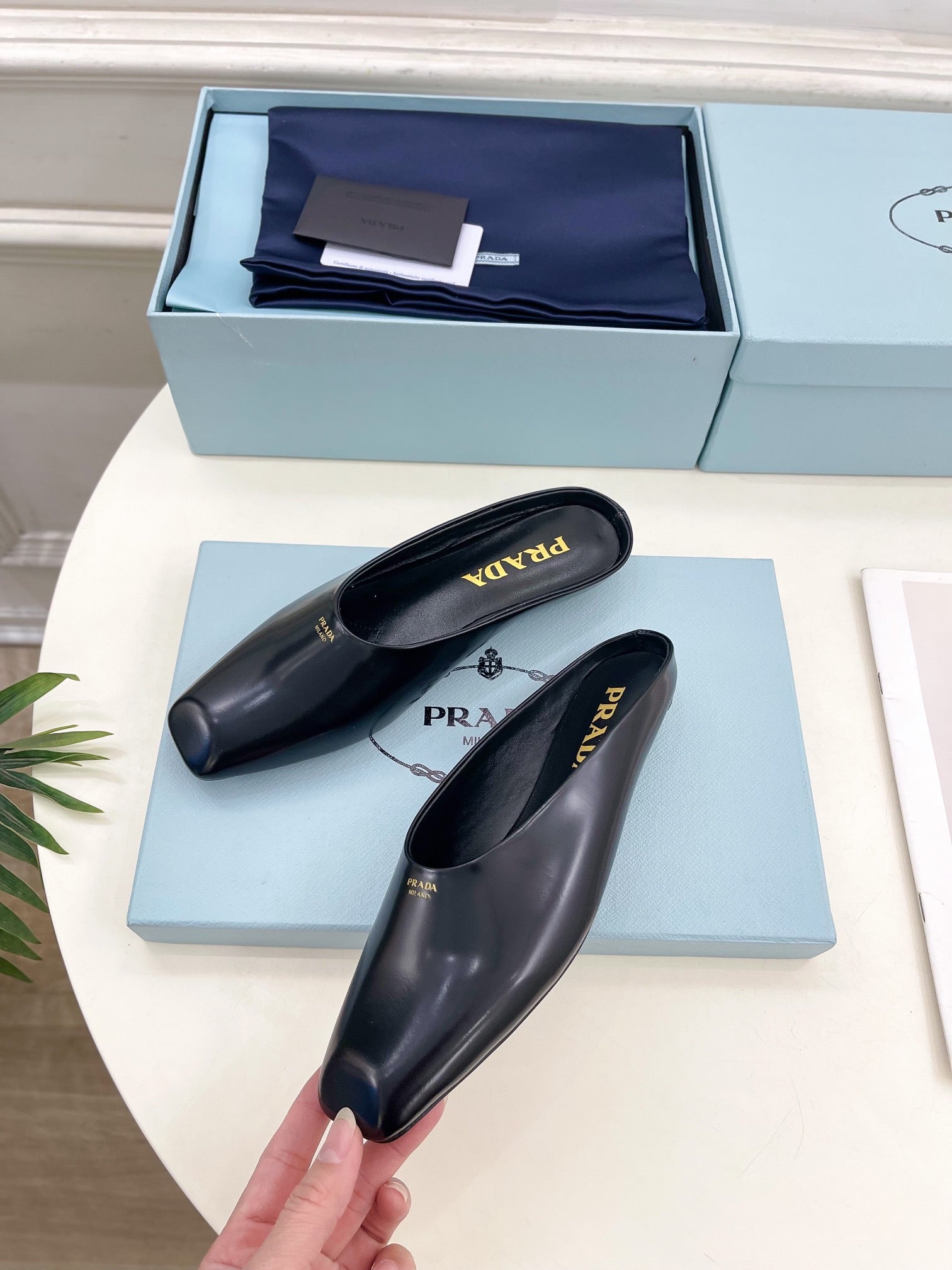 MULES SQUARE TOE IN BLACK SMOOTH LAMBSKIN