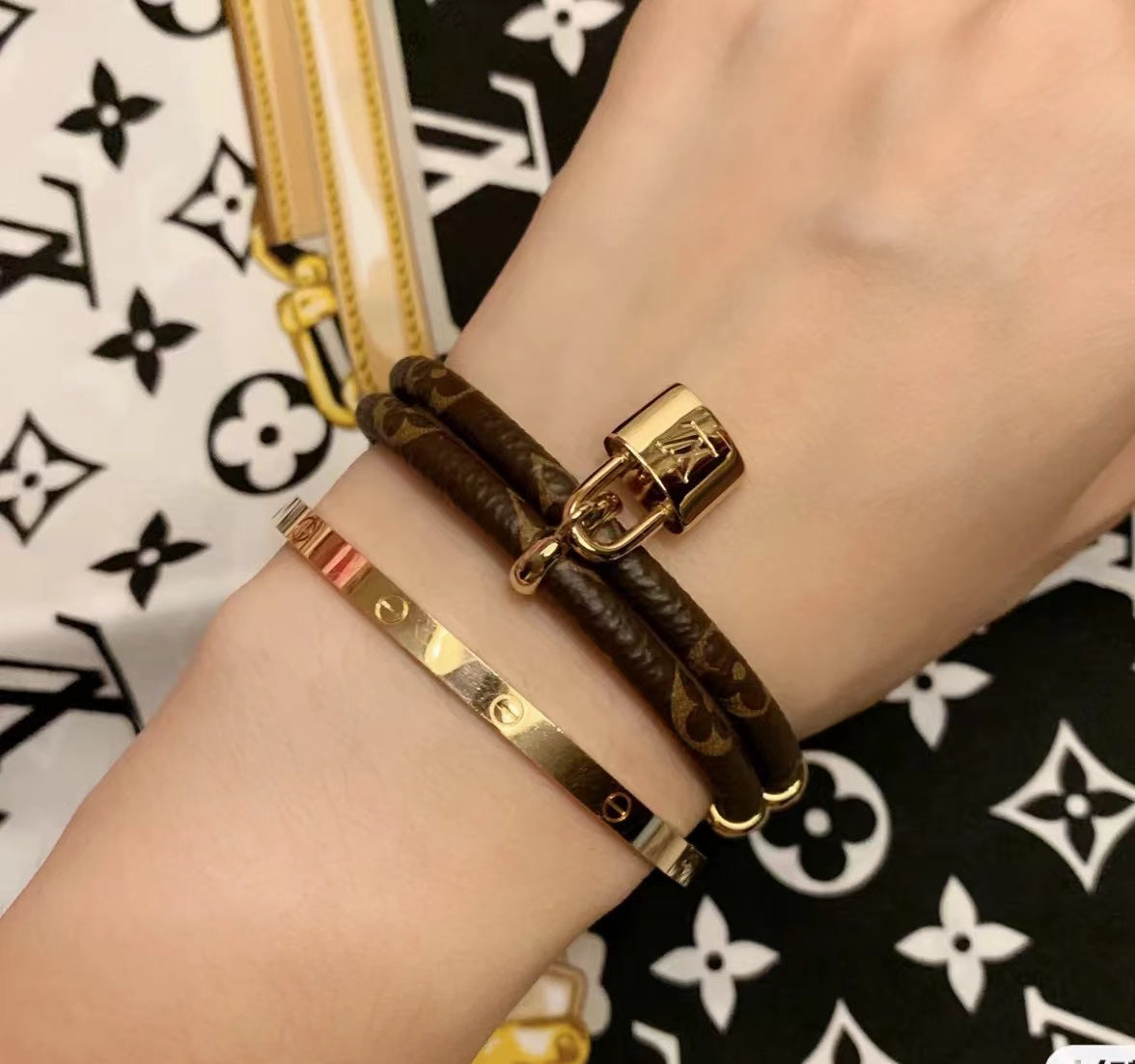 LV LOCK LEATHER GOLD BRACELET